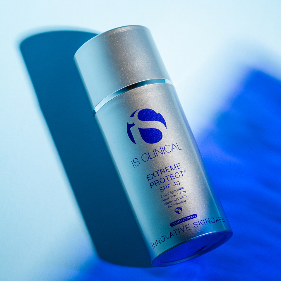 iS Clinical Extreme Protect SPF 40 Tinted Sunscreen iS Clinical