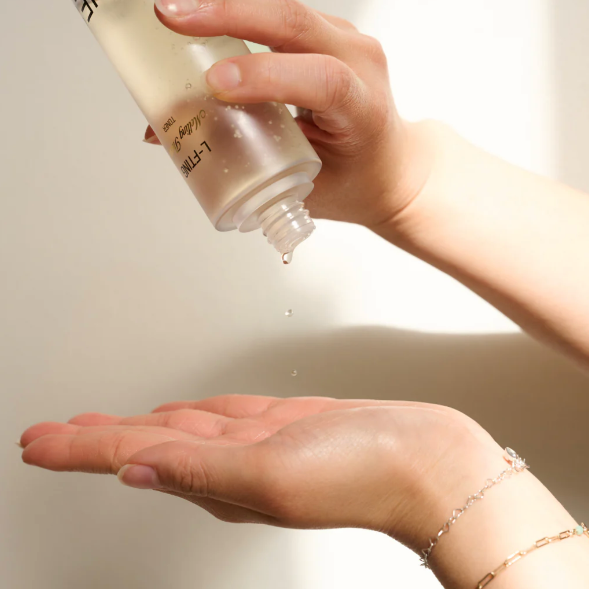 Thesera L-FTING Toner